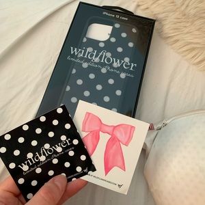 Polka-Dot Wildflower Case iPhone 13